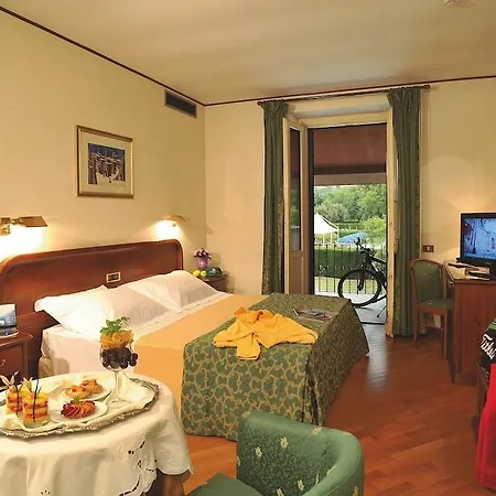 Relais San Clemente מלון